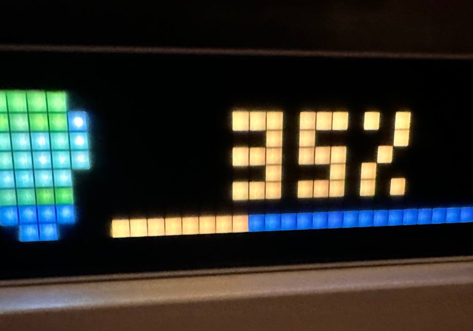 Philips Hue HA Entity Notification shown on an AWTRIX display